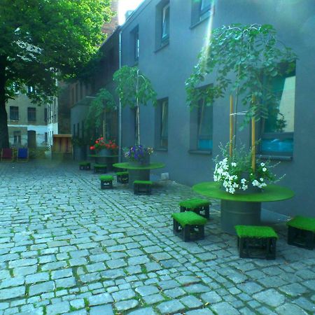 Hart Hostel & Art Gallery Вроцлав Экстерьер фото